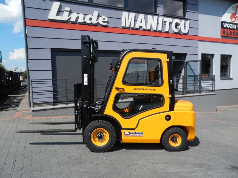 New Diesel forklift EP Mitsubishi FD25 with cabin