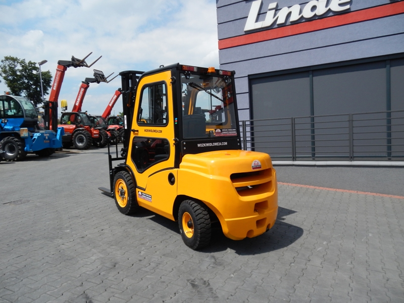 New Diesel forklift EP Mitsubishi FD35 with cabin